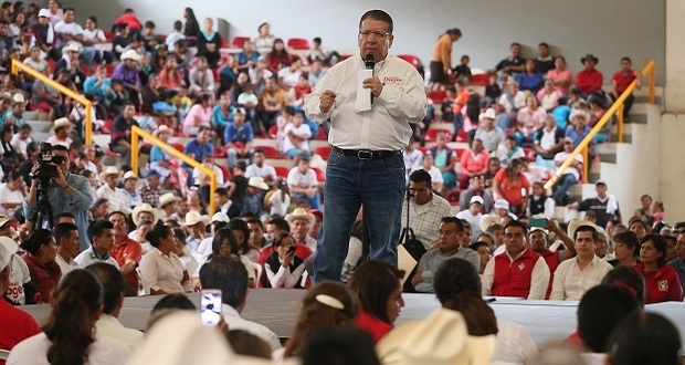 Atención médica las 24 horas, promete Enrique Doger en Tetela
