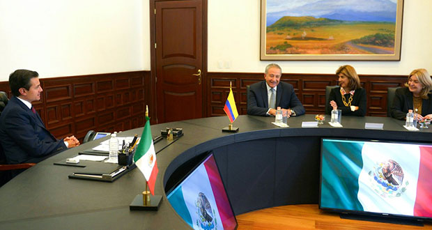 EPN dialoga sobre seguridad y comercio con funcionarios de Colombia