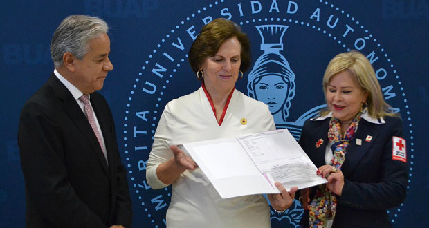 Funcionarios de la BUAP donan a colecta de Cruz Roja en Puebla