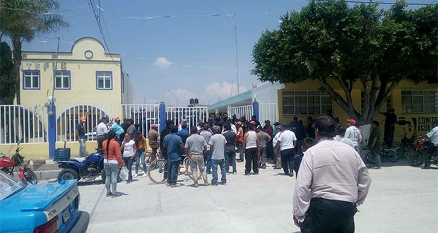 Intentan linchar a 4 supuestos asaltantes y queman auto en Tochtepec