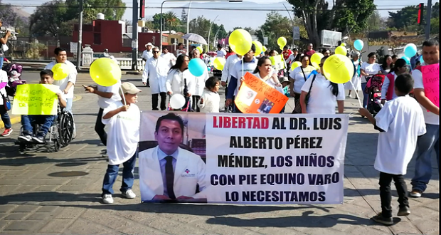Médico acusado de muerte de niño en Oaxaca será juzgado en libertad