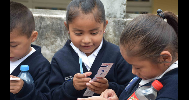 Realizan jornada de salud bucal en primaria de Huitzilan
