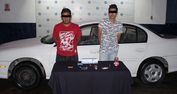 Detienen a 2 por posesión de droga y cohecho en Guadalupe Hidalgo