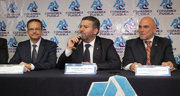 Cambio de Consejo Directivo y del Presidente, quedando como titular al cargo Fernando Treviño Núñez.