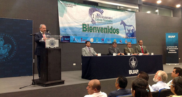 Exponen 86 temas en congreso iberoamericano de veterinaria en BUAP