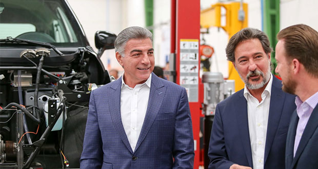 Gali y Banck inauguran planta de ensamblaje de autos eléctricos