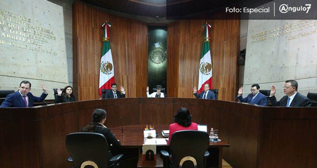 El Tepjf ordenó al INE revisar las más de 400 mil firmas del aspirante Jaime Rodríguez Calderón, pues se negó a checar la totalidad de apoyos. Foto: Especial
