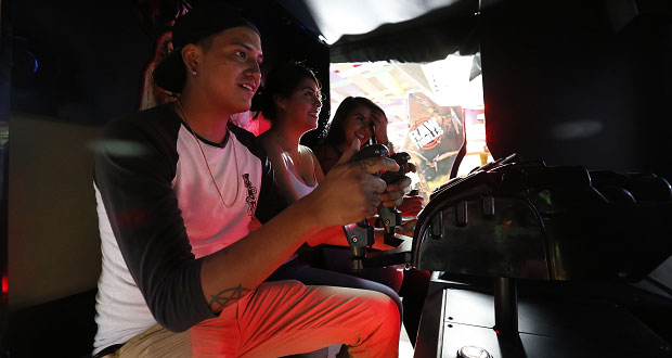 Con 42 máquinas, abren zona de videojuegos en Feria de Puebla