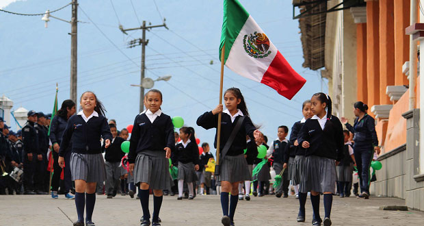Conmemoran 156 aniversario de la Batalla de Puebla en Huitzilan