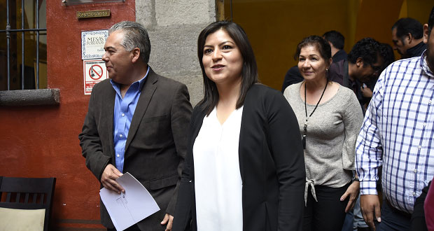 Por miedo a perder, Eduardo pidió su foto en la boleta: Claudia Rivera