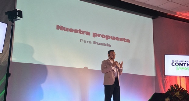 Ante estudiantes, Deloya presenta Propuesta para Puebla con siete ejes