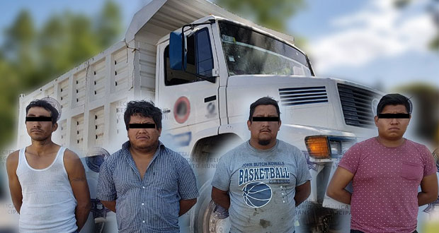 Detienen a 4 por arrojar residuos al Atoyac en Puebla capital