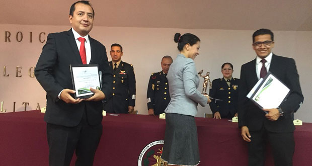 Docente de la ELDP gana 2º lugar en concurso literario de Sedena