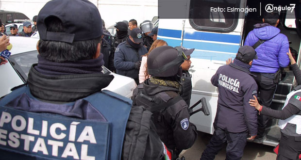 Gobierno toma control de San Martín Texmelucan e investiga a policías