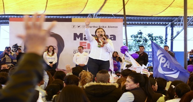 Martha Erika visitó Chignahuapan como parte de su campaña de candidata a la gubernatura del Estado.