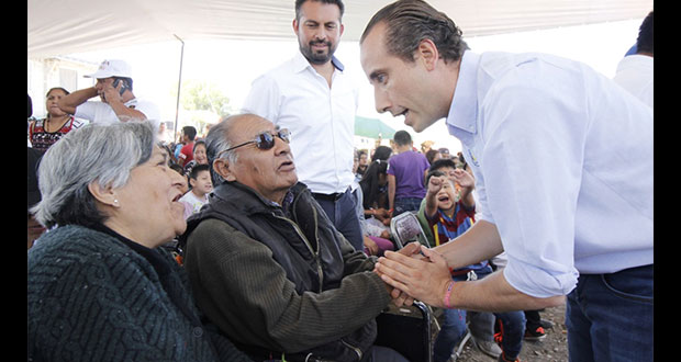 Riestra ofrece gestionar más servicios públicos a colonias de Puebla