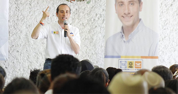 Mario Riestra promete ayuda a campesinos en San Martín Texmelucan