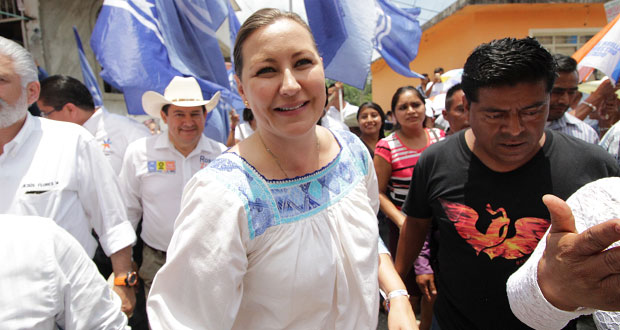 De ganar gubernatura, analizaría reducir mi sueldo: Martha Erika