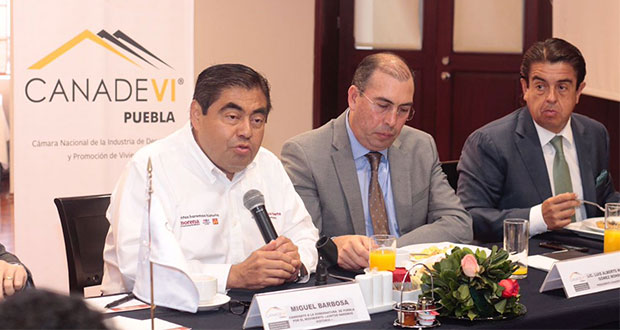 Barbosa plantea ante Canadevi facilitar desarrollo de vivienda