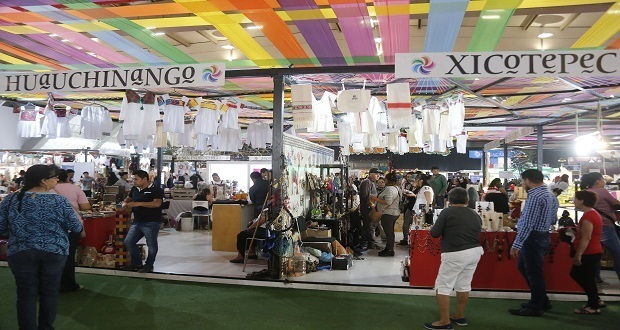 Exhiben riqueza cultural de Sierra Norte en Feria de Puebla