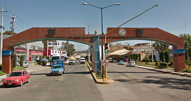 En sesión de Cabildo de Texmelucan, detienen a directores de Gobernación y C2