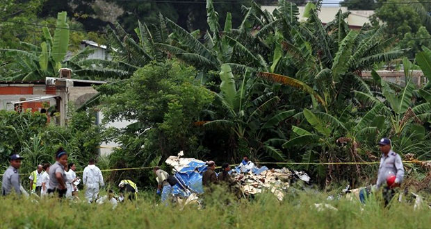Por caída de avión en Cuba, mueren 6 tripulantes mexicanos y 101 pasajeros