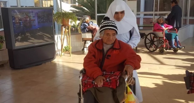Monja agrede a persona de la tercera edad en asilo de Bolivia