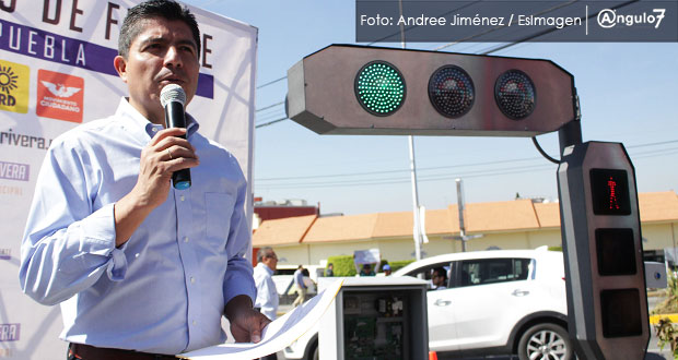 Eduardo Rivera plantea automatización de semáforos con centro de control