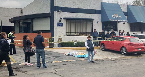 Por ir en sentido contrario, atropella y mata a mujer en Huexotitla