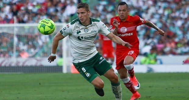 En su casa, Santos viene de atrás ante Toluca para vencer 2-1