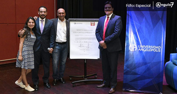 Víctor Gabriel se compromete a dar apoyo económico a universitarios