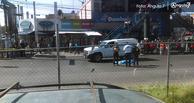 Debajo de puente peatonal, muere atropellado en bulevar Norte