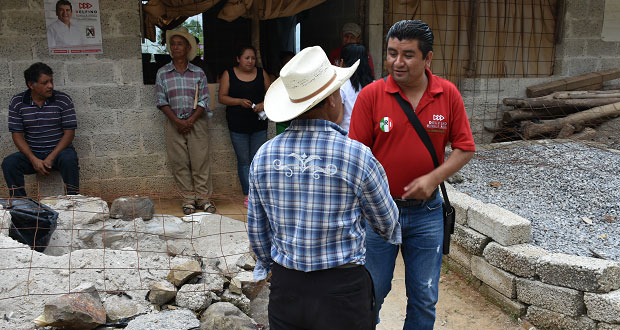 Vecinos de la colonia Morelos exponen necesidades a Delfino Bonilla
