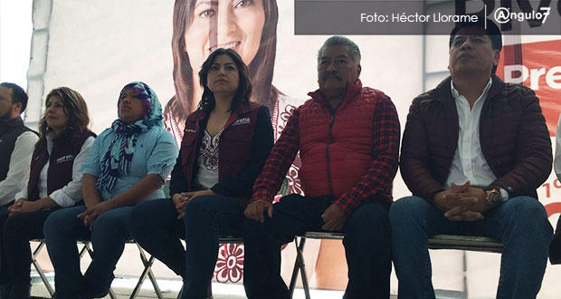 Claudia-Rivera-Vivanco-en-la-central-de-abastos