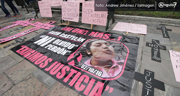 Con protestan en el zócalo, acusan a FGE de no resolver feminicidio de 2016