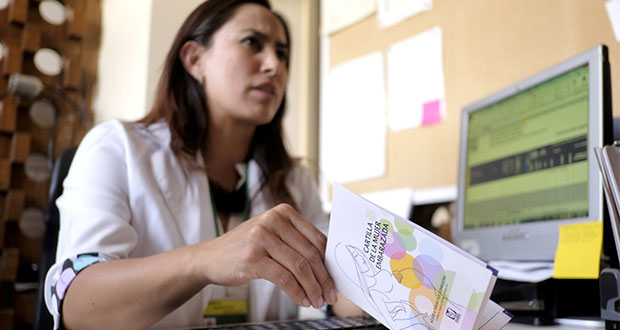 IMSS lanza cartilla con información de interés para embarazadas