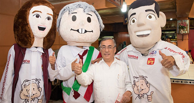 Una broma, foto de Alarcón con botargas de Morena: CPP