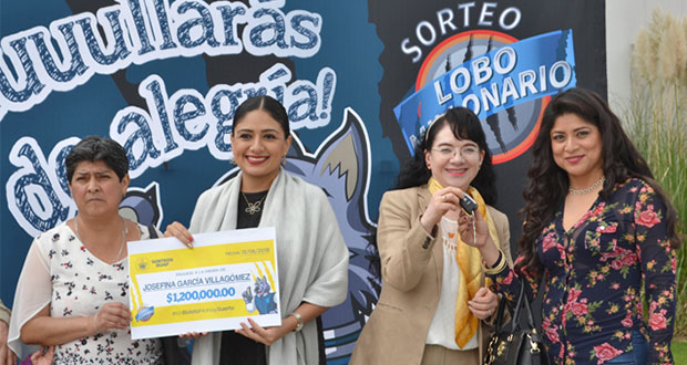 BUAP entrega dos primeros premios de sorteo “Lobo millonario”