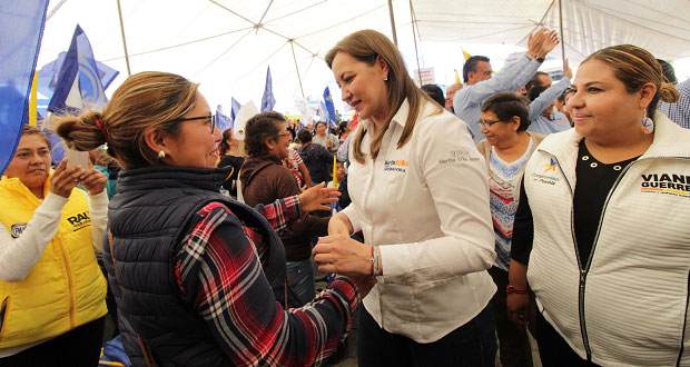 En Amozoc, Martha Erika pide a ciudadanos darle un voto de confianza