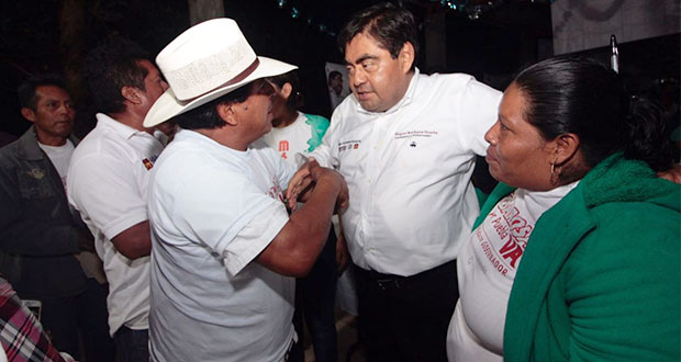 Barbosa se compromete a rehabilitar la carretera Intermixteca