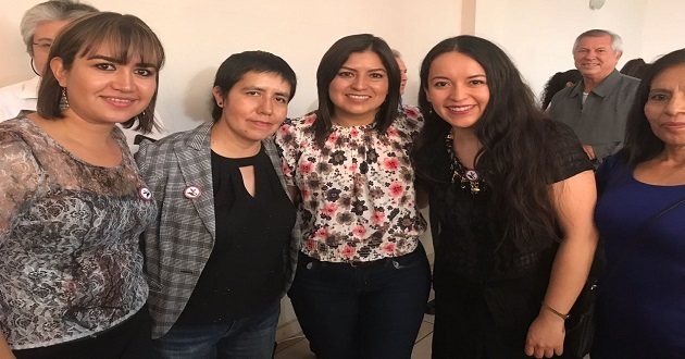 Escucha Claudia Rivera a jóvenes y profesionistas