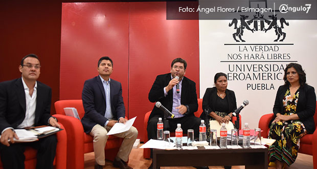 Se exhiben mutuamente candidatos a la alcaldía de Puebla en debate de Ibero
