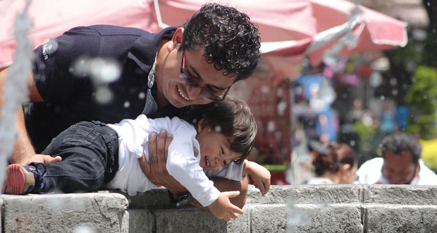 Hombres sólo ocupan 5ª parte de tiempo para cuidar hijos: Inmujeres