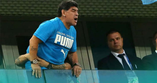 FIFA cesa a Maradona como embajador tras insultar a aficionados