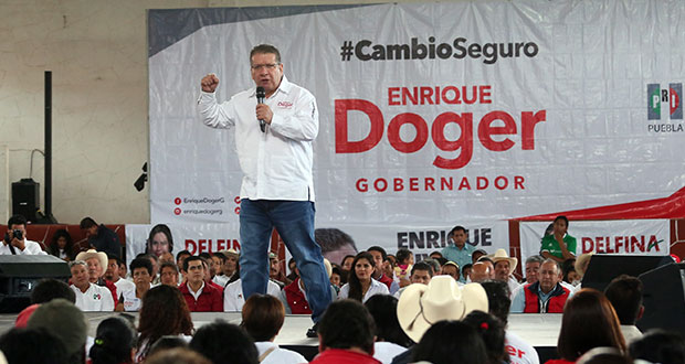 Doger se compromete a impulsar obras en Chignahuapan