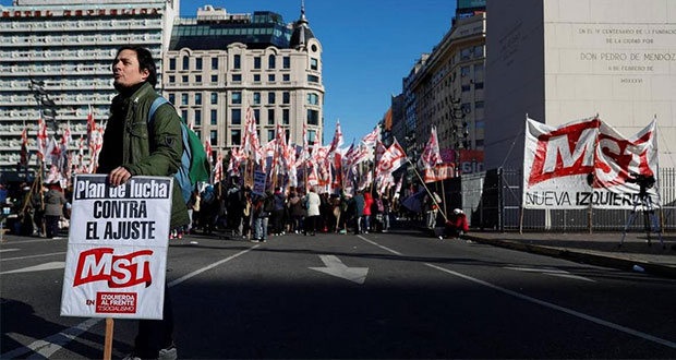 Convocan a huelga de 24 horas contra presidente de Argentina