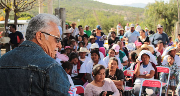 Lisandro Campos presenta propuestas en Santa Ana Teloxtoc