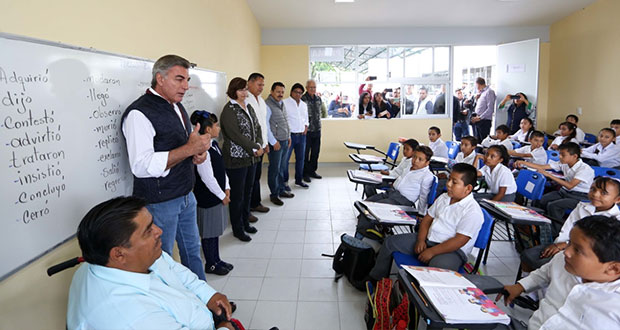 Gali supervisa reconstrucción de escuelas en Tepexi y Xochitlán