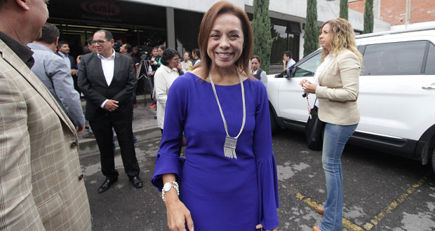 Al visitar Puebla, Vázquez Mota pide voto para Rivera y Martha Erika