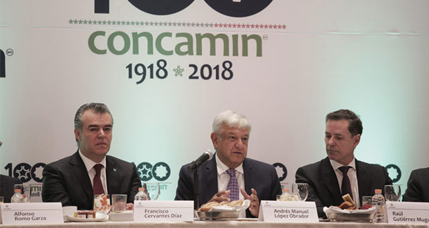 AMLO promete frenar gasolinazos por 3 años y combatir el huachicol